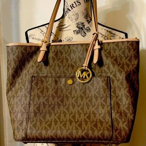 Great Michael Kors purse.
